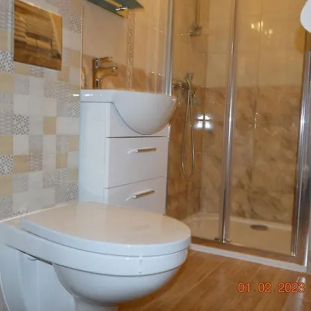 Apartamenty I Pokoje U Kryni Sztutowo Exterior photo