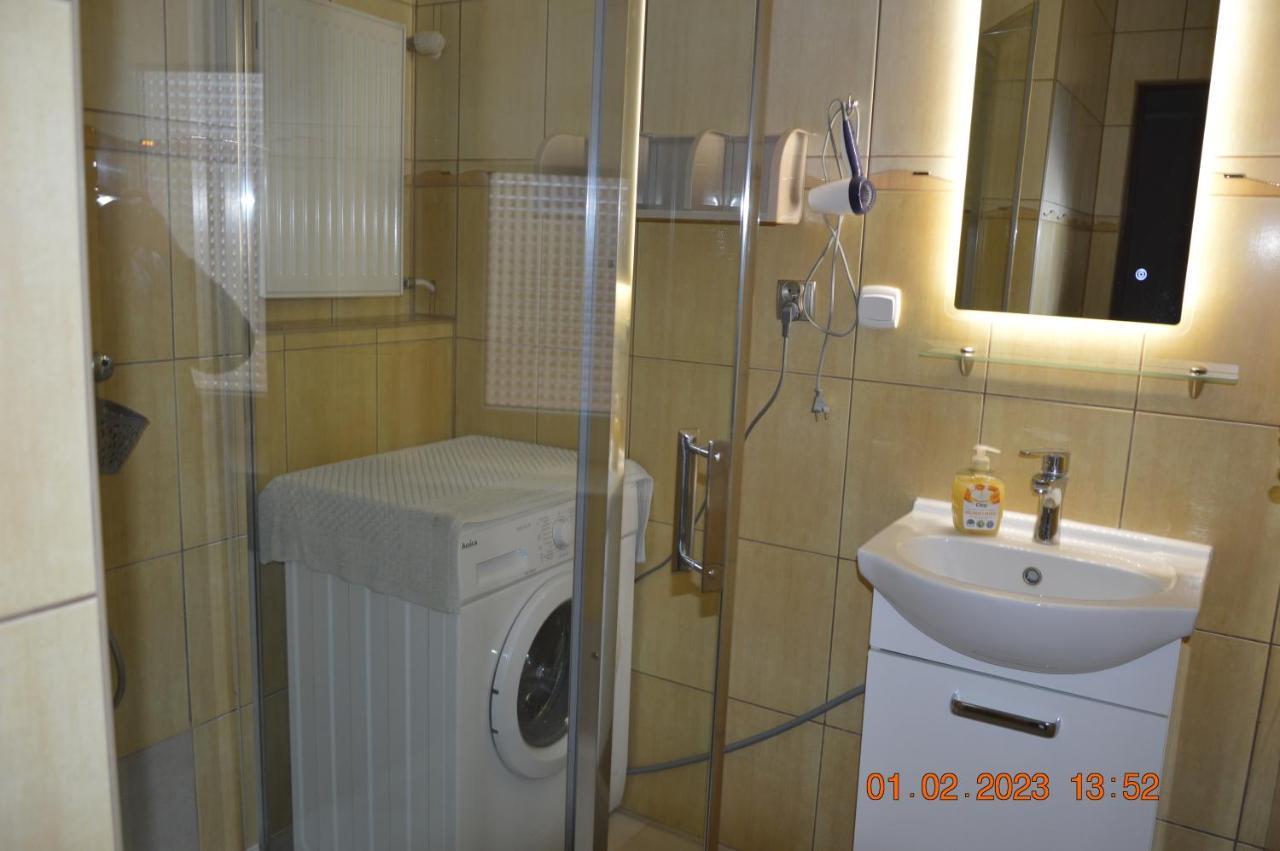I U Kryni Homestay